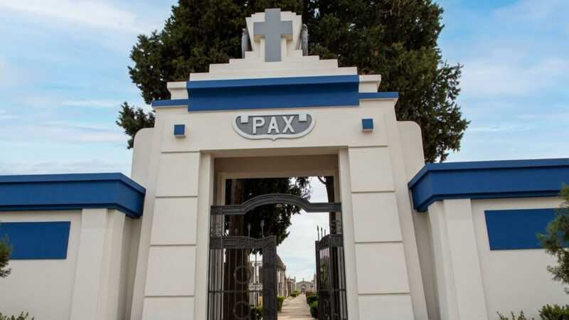 El cementerio local